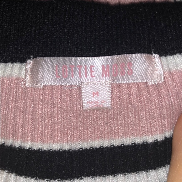 crop top - Picture 3 of 3